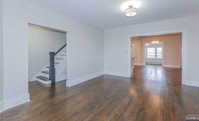 805 Hudson Ave, Secaucus NJ  07094-3319 exterior