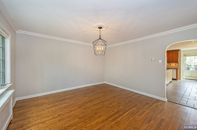 384 Summit Ave, Oradell, NJ 07649