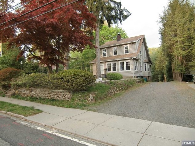 715 Blanch Ave, Norwood, NJ 07648