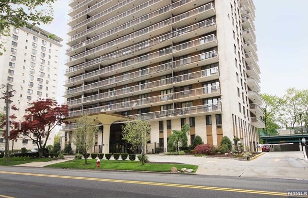 151 Prospect Ave #4e2, Hackensack, NJ 07602