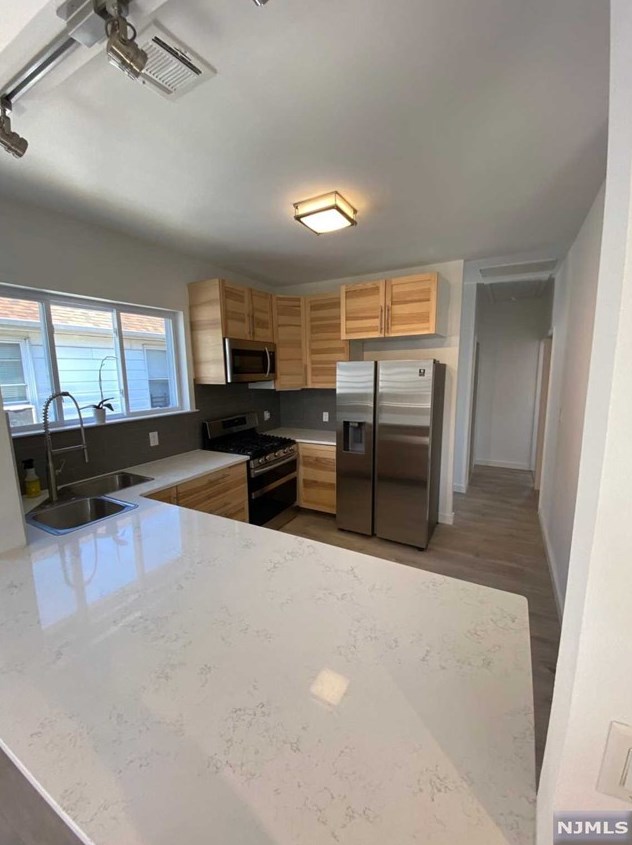 6 Laird Pl #2, Cliffside Park, NJ 07010