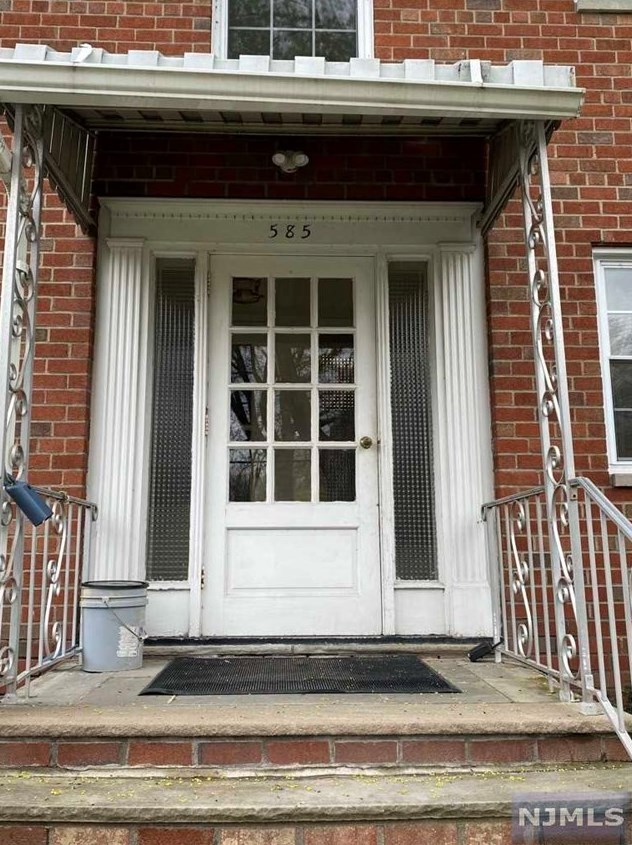 585 Center St #11a, Oradell, NJ 07649