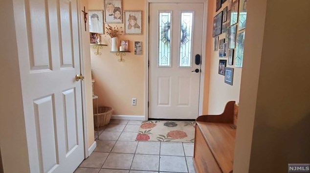 35 Oakwood Ave, Bogota, NJ 07603