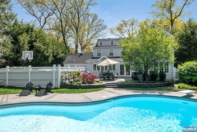 373 Shelbourne Terrace, Ridgewood, NJ 07450