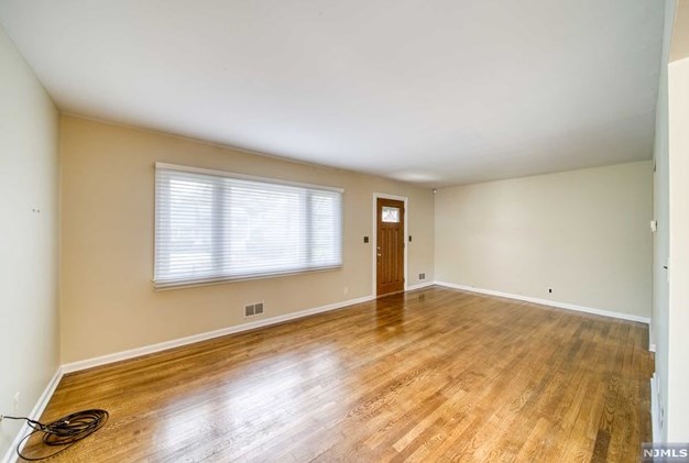 111 6th St, Cresskill, NJ 07626