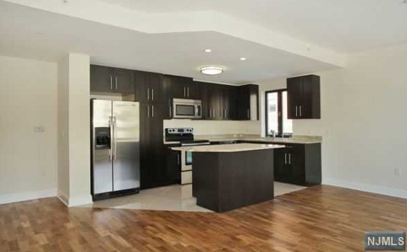29 1st St #607, Hackensack, NJ 07601
