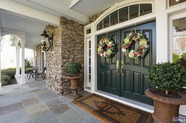 285 Greenridge Rd, Franklin Lakes, NJ 07417