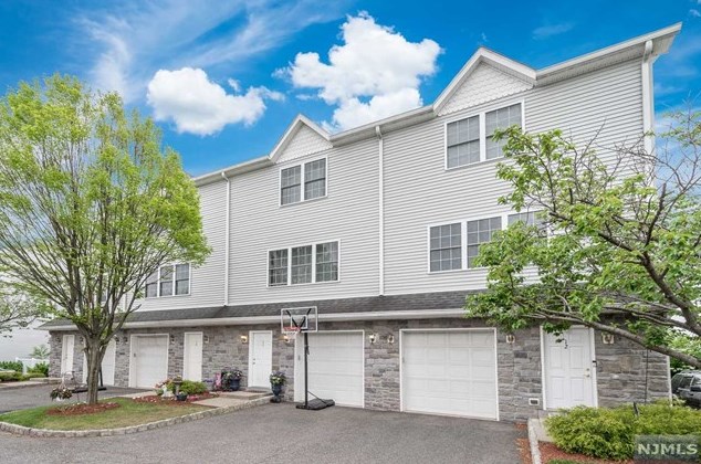 124 Home Pl #11, Lodi, NJ 07644