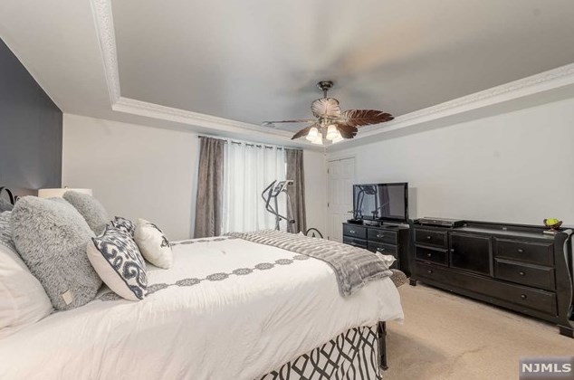 124 Home Pl, Lodi NJ  07644-1555 exterior
