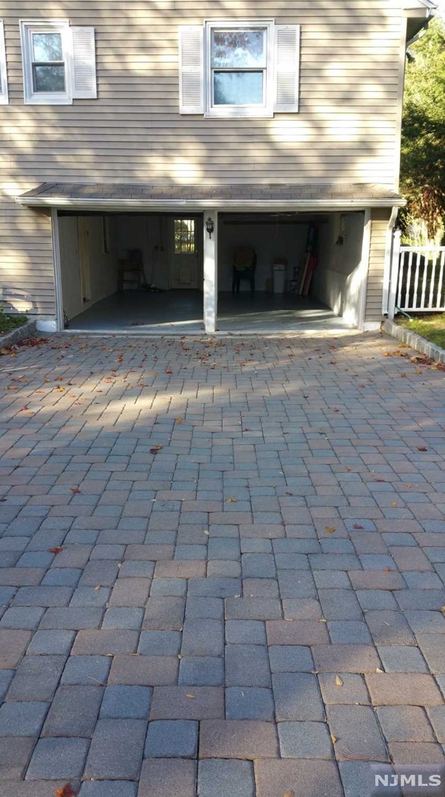 239 Mulberry Pl, Ridgewood, NJ 07450