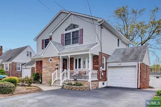 154 Hillman Dr, Elmwood Park, NJ 07407