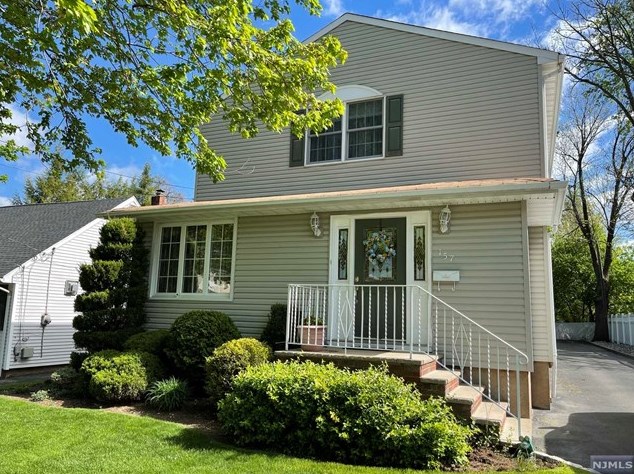 157 Kipp Ave, Hasbrouck Heights, NJ 07604