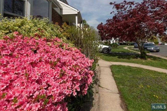 159 Sherwood Ave, Teaneck, NJ 07666