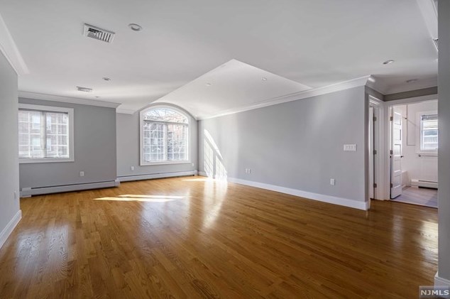 19 Henry Ave #2nd Fl, Palisades Park, NJ 07650