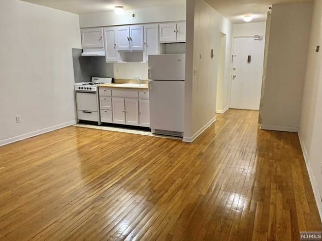 445 Broad Ave #2g, Palisades Park, NJ 07650