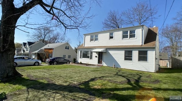 65 W Henry Pl, Iselin, NJ 08830