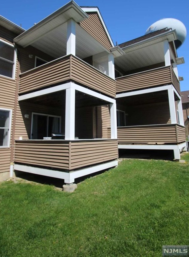 3 Bramble Ct, Hardyston NJ 07419-1240 exterior