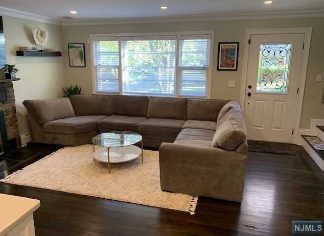 146 Prospect St, Waldwick, NJ 07463-1335