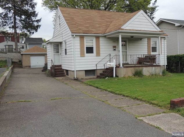125 Kipp Ave, Elmwood Park, NJ 07407