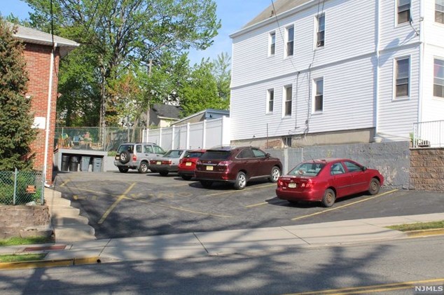 144 Outwater Ln #4, Outwater, NJ 07026