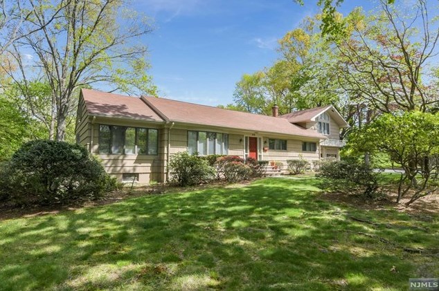 475 Jefferson Ave, Haworth, NJ 07641