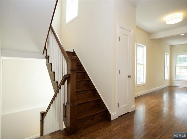 48 Oak St, Tenafly, NJ 07670