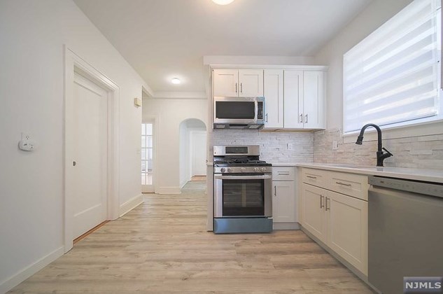 804 Fairview Ln, West Fort Lee NJ  07024-1537 exterior