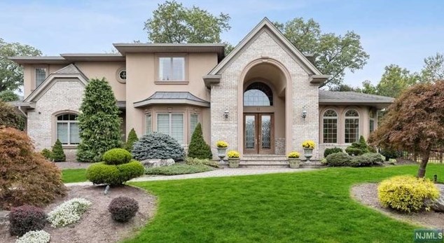 11 Mountain View Ct, Demarest, NJ 07627