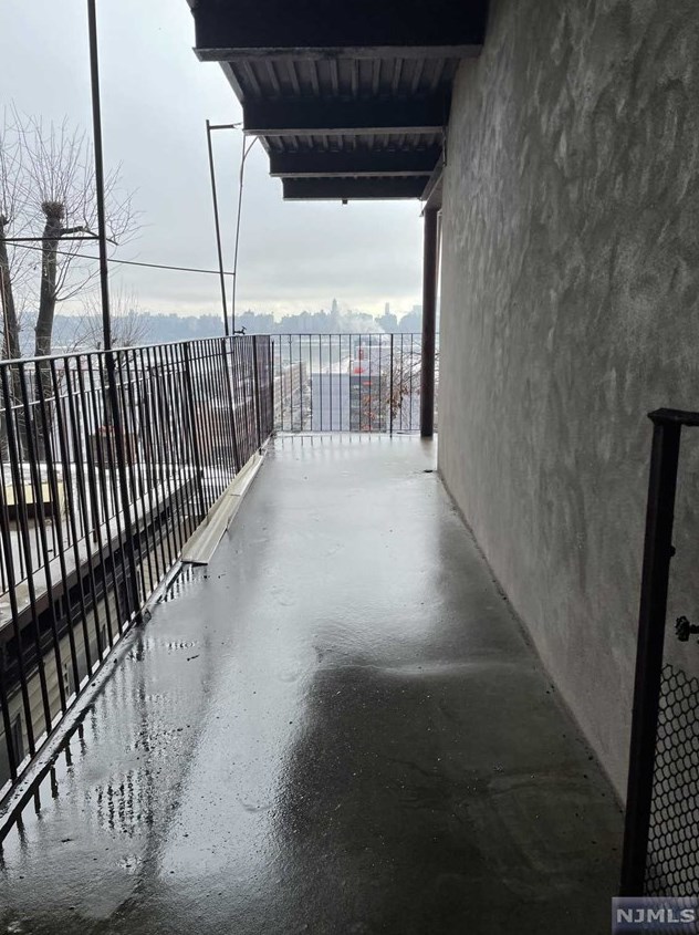 114 Pne St, Cliffside Park NJ 07010-1018 exterior