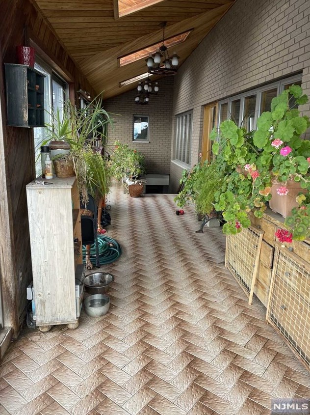 114 Pne St, Cliffside Park NJ 07010-1018 exterior