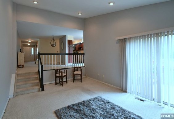 30 Trenton Ter, Wayne, NJ 07470-6337