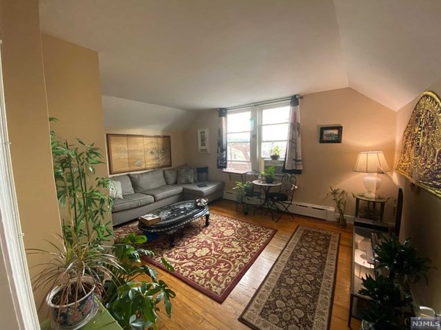 133 Pine St #2, Cliffside Park, NJ 07010