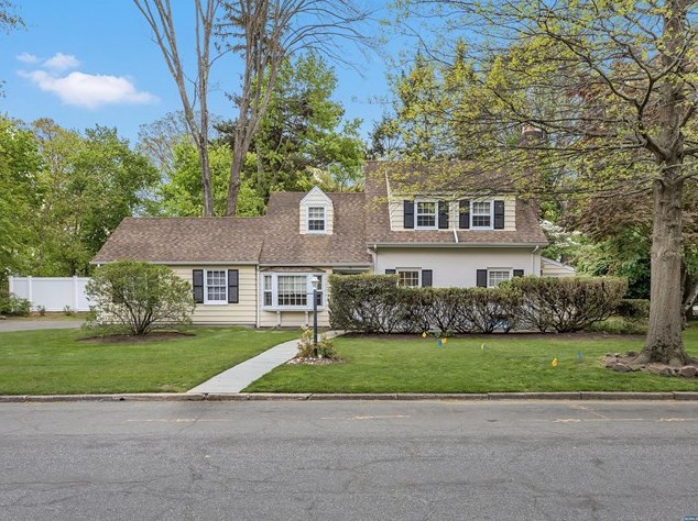 82 Windsor Rd, Tenafly, NJ 07670