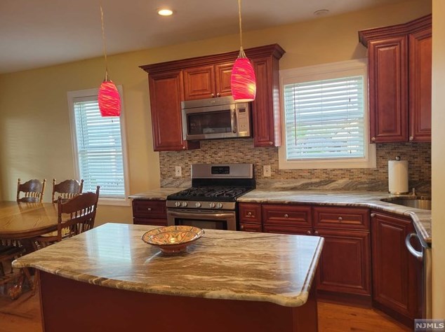 166 Carbon St, Paterson NJ 07522-1209 exterior