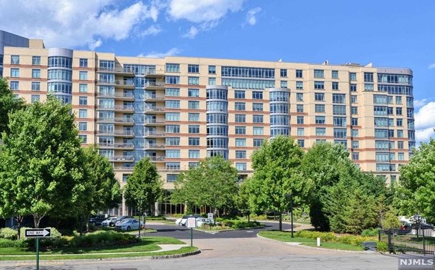 8100 River Rd #616, North Bergen, NJ 07047