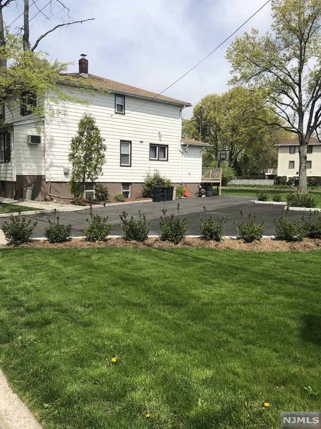 66 Niehaus Ave, Little Ferry, NJ 07643