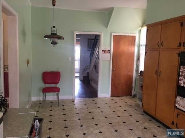 135 Sunset Ave, North Arlington, NJ 07031-5928