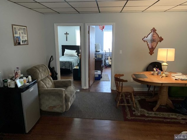 31 Ridge Rd, Lyndhurst, NJ 07071