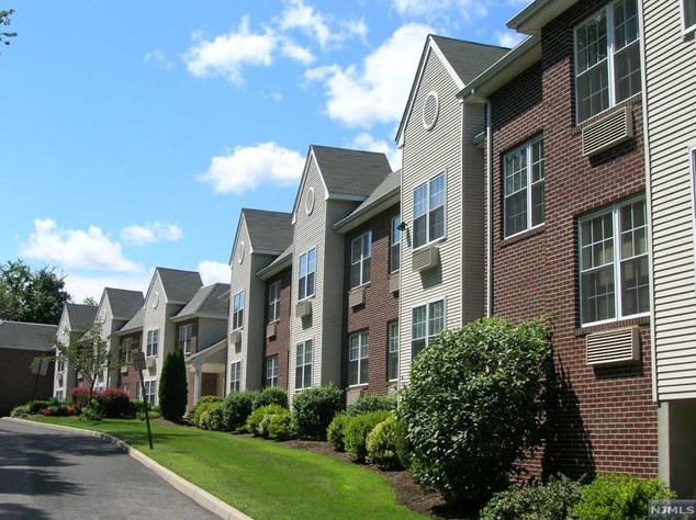 25 Crest St, Westwood NJ  07675-3168 exterior