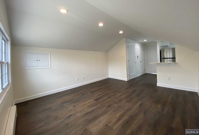 404 Henry St, Fairview, NJ 07022