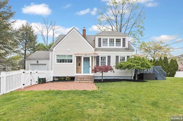11 Orchard Pl, Ridgewood, NJ 07452