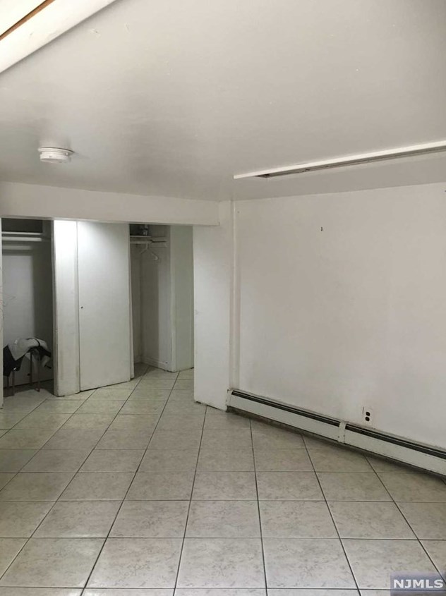 825 14th St, Newark NJ  07108-1317 exterior