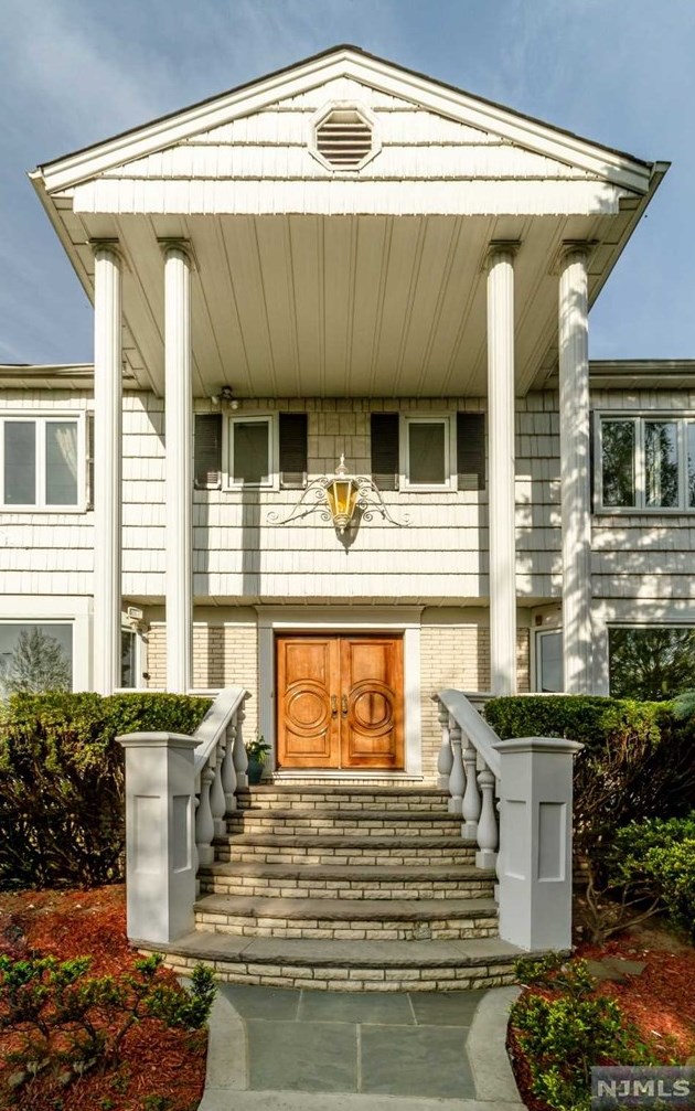 46 Snyder Rd, Englewood, NJ 07632