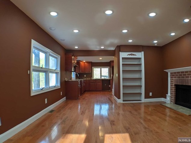 6 Hoover Rd, Jefferson Twp, NJ 07438-8872