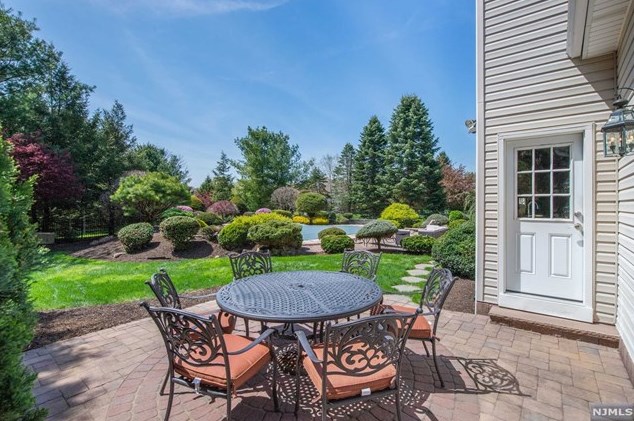 9 Pleasant Valley Rd, Parsippany, NJ 07834