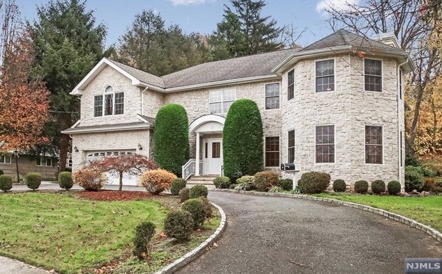 67 Macarthur Ave, Closter, NJ 07624