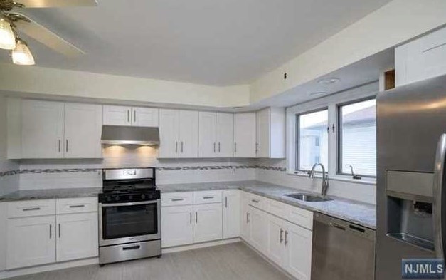 212 Falmouth Ave, Elmwood Park, NJ 07407