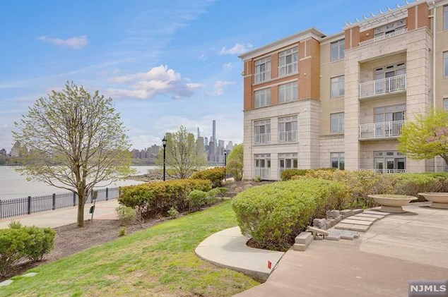 7400 River Rd #110, North Bergen, NJ 07047