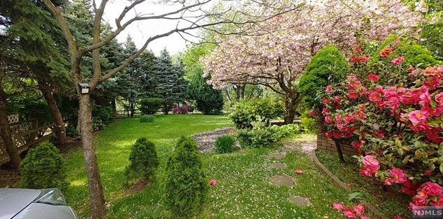 1 Franklin Ave, Wallington NJ  07057-1657 exterior