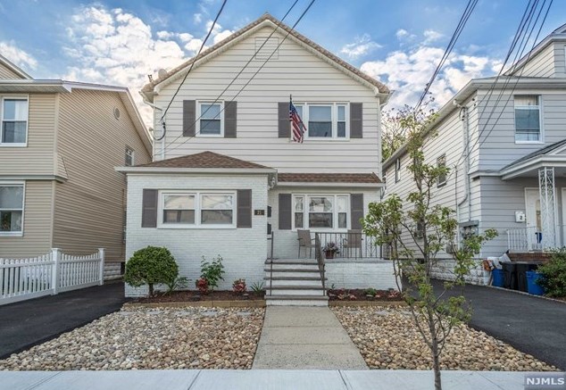 21 4th St, North Arlington, NJ 07031